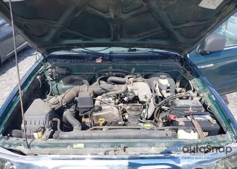 2002 Toyota Tacoma из США, поврежденный, VIN 5TEWM72N82Z064791